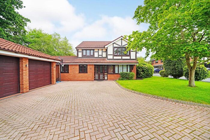 5 Bedroom Detached House To Rent In Hartington Close, Dorridge, Solihull, West Midlands, B93
