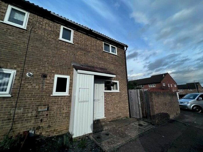 1 Bedroom Property To Rent In Hawks Way, Ashford, TN23