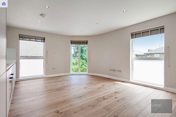 1 Bedroom Flat To Rent In Holloway Road, Holloway, N19