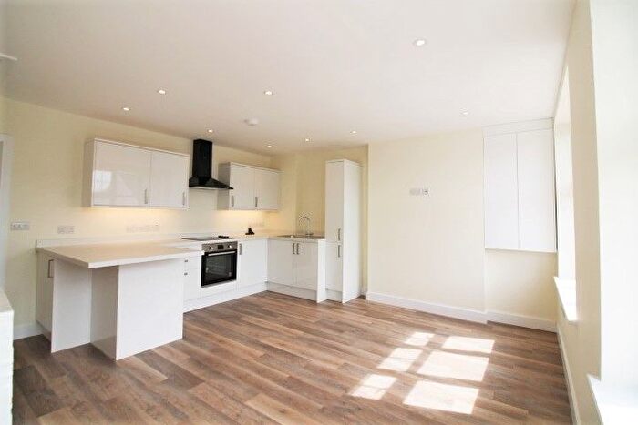 1 Bedroom Flat To Rent In Pharm House, Church Street, Sidford, Sidmouth, EX10