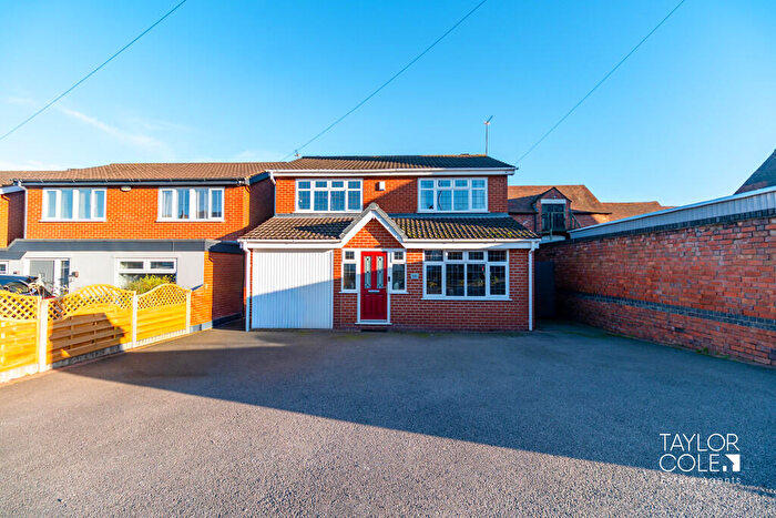 4 Bedroom Detached House For Sale In High Street, Dosthill, B77