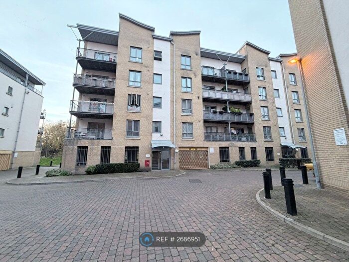 2 Bedroom Flat To Rent In Yeoman Close, Ipswich, IP1