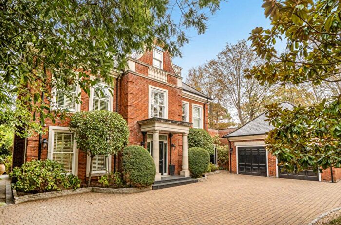 5 Bedroom Detached House To Rent In Fairoak Close, Leatherhead, KT22
