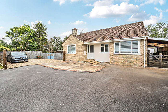 3 Bedroom Bungalow For Sale In Meadow Close, Wincanton, BA9