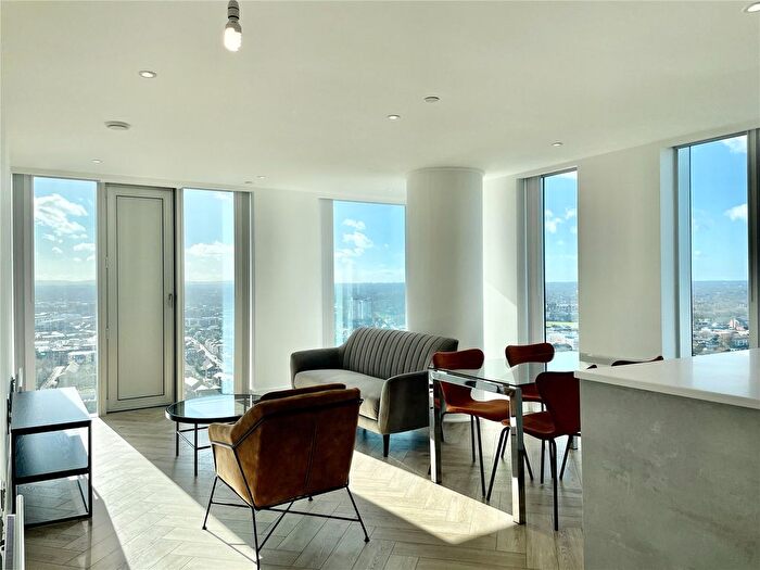 2 Bedroom Flat To Rent In Elizabeth Tower, Chester Road, Manchester, M15