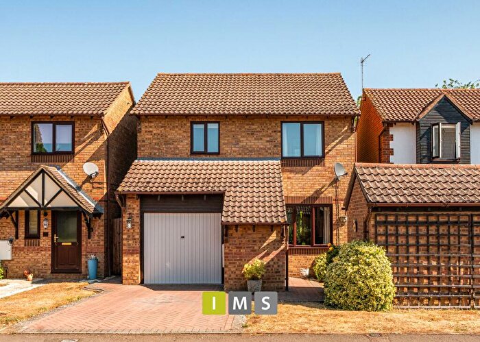 3 Bedroom Detached House For Sale In Willow Drive, Bicester, OX26