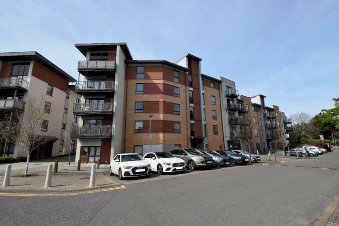 1 Bedroom Apartment To Rent In Commonwealth Drive, Crawley, West Sussex, RH10