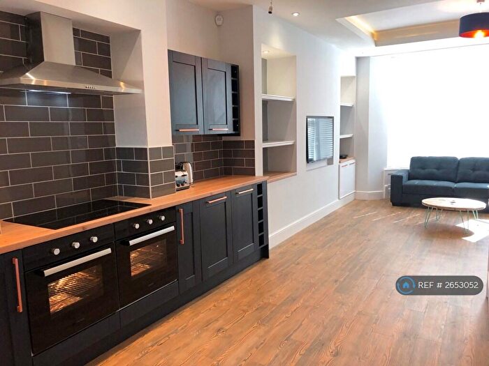 6 Bedroom Terraced House To Rent In Gresford Avenue, Liverpool, L17