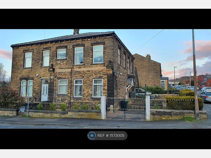 3 Bedroom Terraced House To Rent In Grove Road, Heckmondwike, WF16