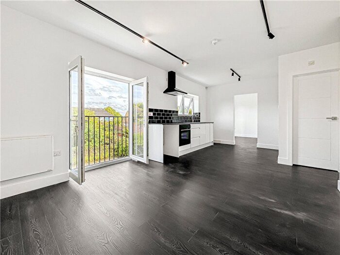 1 Bedroom Flat To Rent In Percy Road, Twickenham, TW2