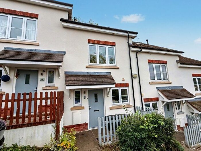 3 Bedroom Terraced House For Sale In Hillview Gardens, High Wycombe, HP13
