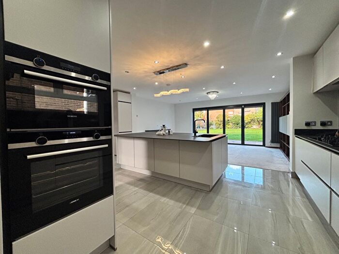 5 Bedroom Detached House To Rent In Athlone Road, Walsall, WS5