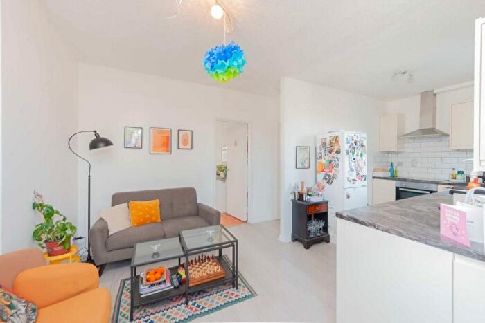 3 Bedroom Maisonette For Sale In Southern Row, London, W10
