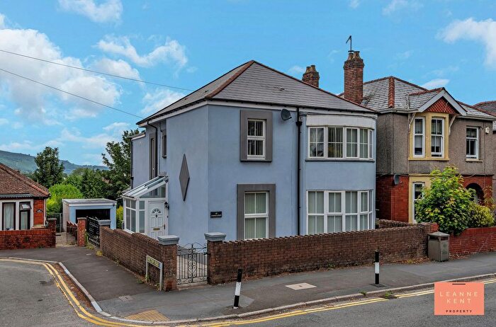 4 Bedroom Detached House For Sale In St. Martins Road, Caerphilly, CF83