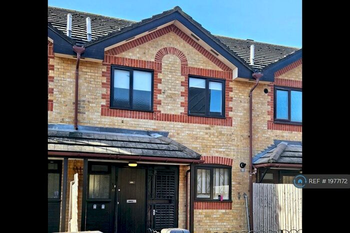 3 Bedroom Terraced House To Rent In Lukin Street, London, E1