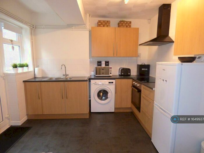 2 Bedroom Semi-Detached House To Rent In Uplands Terrace, Morriston, Swansea, SA6