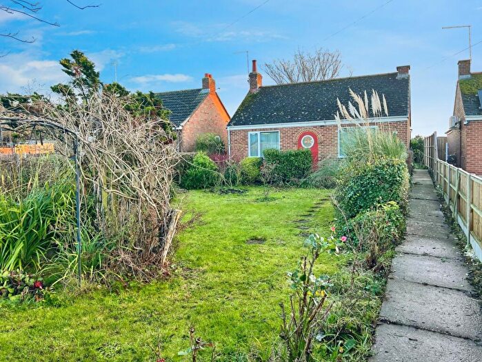 2 Bedroom Bungalow For Sale In Fen Road, Holbeach, Spalding, PE12