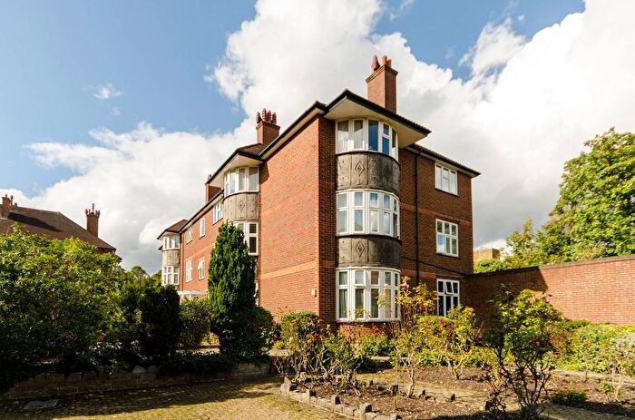 3 Bedroom Flat To Rent In Mulgrave Road, Sutton, SM2