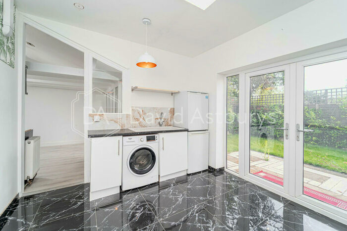 4 Bedroom Apartment To Rent In Great North Road, Highgate, London, N6