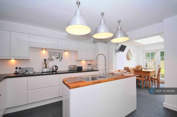 5 Bedroom Terraced House To Rent In Whitstable Road, Canterbury, CT2