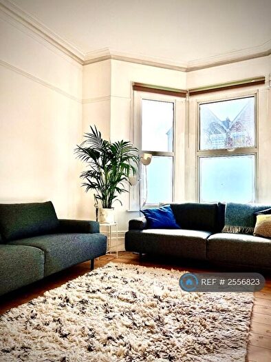 2 Bedroom Flat To Rent In Bowes Park, London, N22
