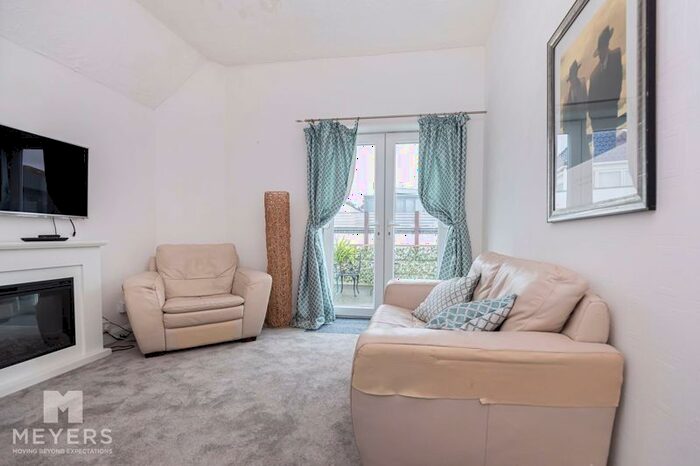 3 Bedroom Flat To Rent In Panorama Road, Poole, BH13