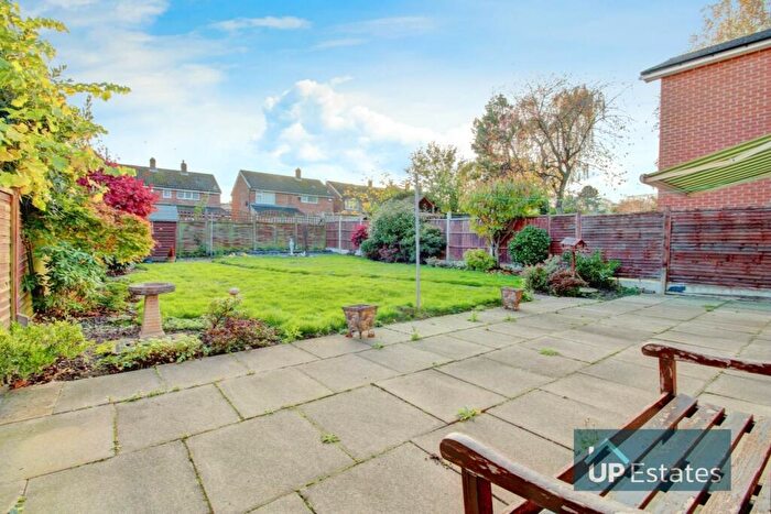 3 Bedroom Detached House For Sale In Mantilla Drive, Stivichall Grange, Coventry, CV3