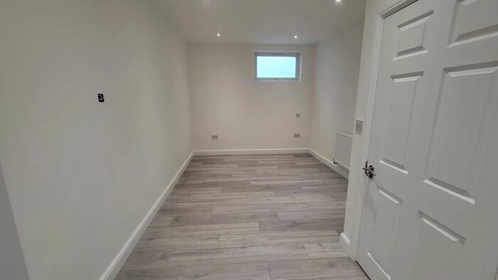 Studio To Rent In Deans Lane, Edgware, HA8