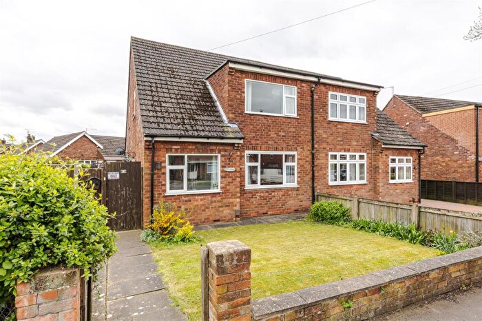 3 Bedroom Semi Detached House For Sale In Bolingbroke Road, Scunthorpe, DN17