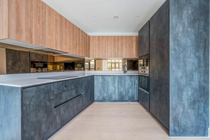 2 Bedroom Flat To Rent In London Fields, Shoreditch, London, E2