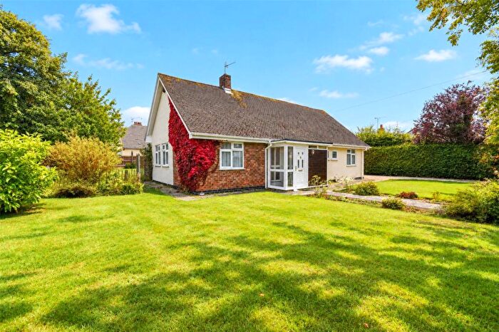 3 Bedroom Bungalow For Sale In Private Drive, Barnston, Wirral, CH61