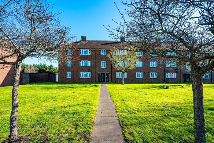 2 Bedroom Flat For Sale In Grand Drive, Morden, London, SW20