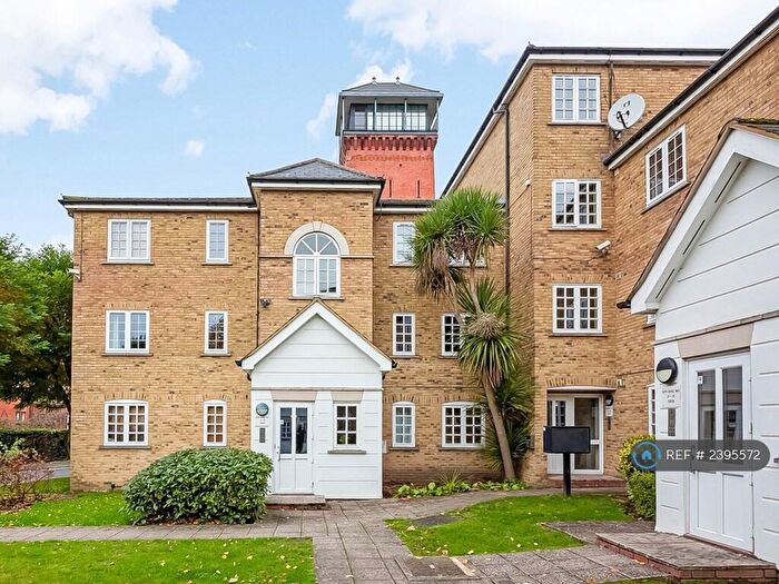 2 Bedroom Flat To Rent In Edith Cavell Way, London, SE18