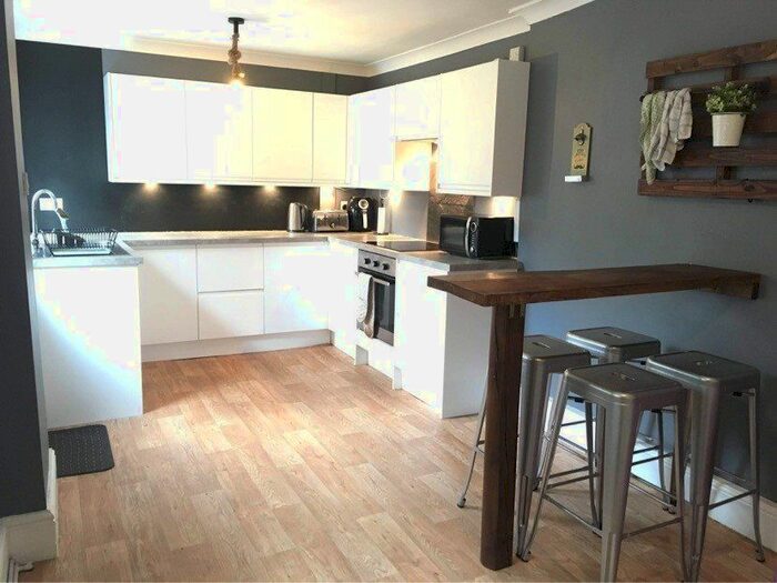 4 Bedroom Property To Rent In Kilvey Terrace, St Thomas, Swansea, SA1