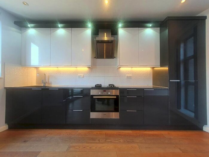 2 Bedroom Flat To Rent In Brockley Road, London, SE4