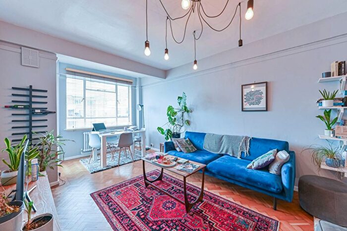 2 Bedroom Flat To Rent In Christchurch Road, Brixton Hill, London, SW2