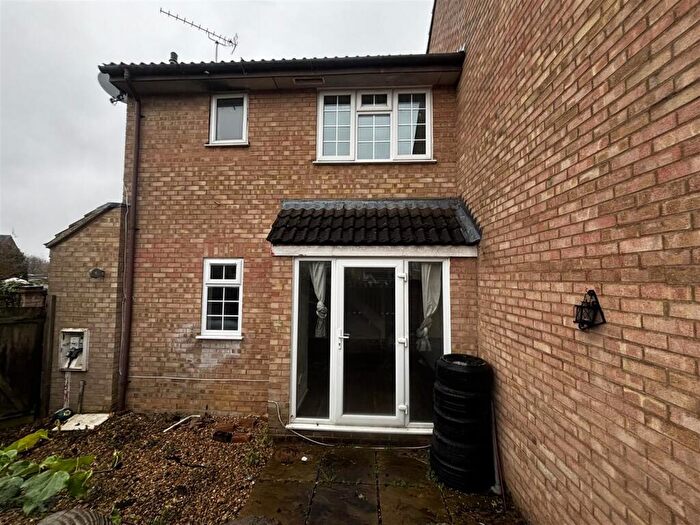 1 Bedroom Cluster House For Sale In Housman Close, Newport Pagnell, MK16