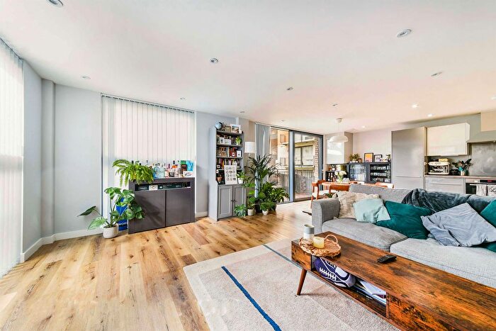 2 Bedroom Flat To Rent In The Waldrons, Croydon, CR0