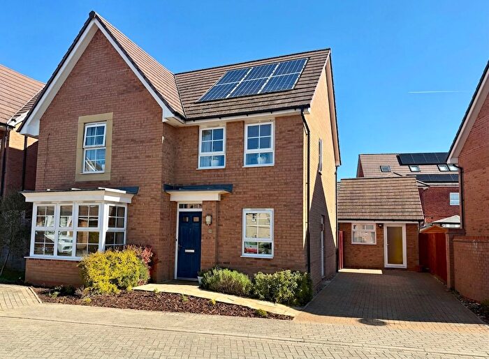 4 Bedroom Detached House For Sale In Vesta Close, Fairfields, MK11