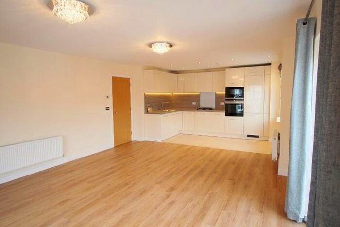 2 Bedroom Flat To Rent In Eden Road, Dunton Green, Sevenoaks, TN14