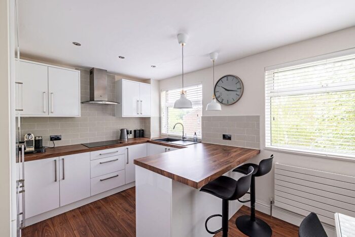 2 Bedroom Flat To Rent In Pixton Way, Croydon, CR0