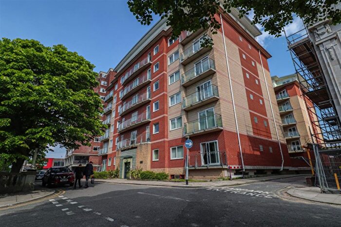 2 Bedroom Flat For Sale In Lord Street, Southport, Merseyside, PR9