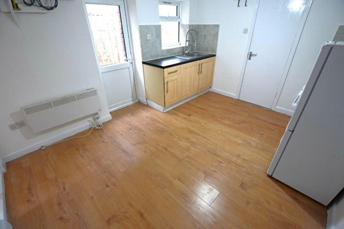 1 Bedroom Flat To Rent In Mayville Road, Ilford, London, IG1