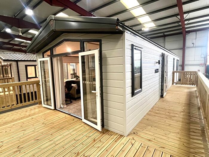 3 Bedroom Lodge For Sale In Malton Road, Pickering, YO18
