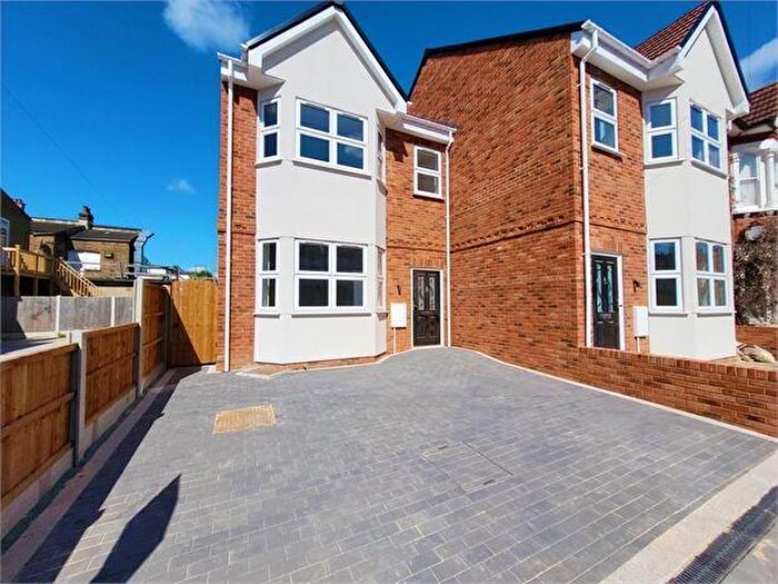 4 Bedroom Semi-Detached House To Rent In Lansdowne Avenue, Leigh On Sea, Leigh On Sea, SS9