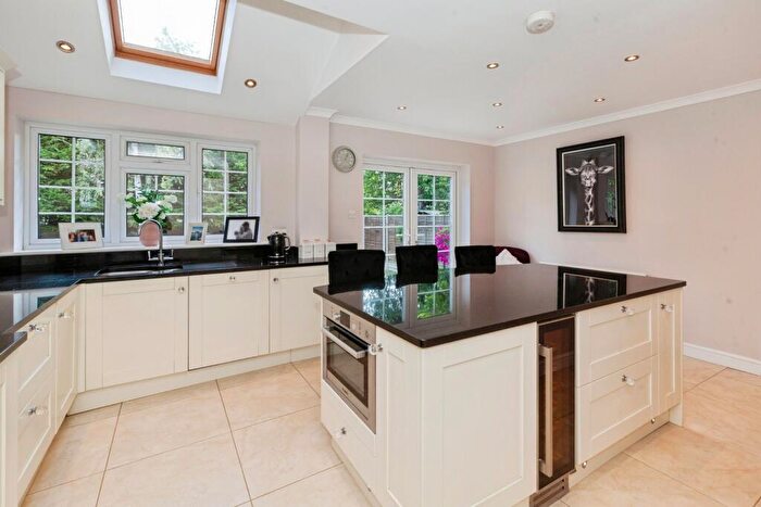 4 Bedroom Detached House For Sale In Cannock Close, Maidenhead, Berkshire, SL6