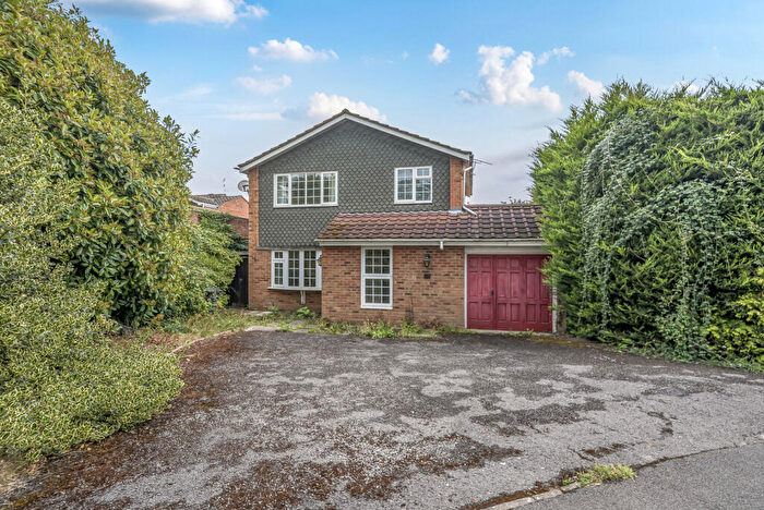 3 Bedroom Detached House For Sale In Purfield Drive, Wargrave, Reading, Berkshire, RG10