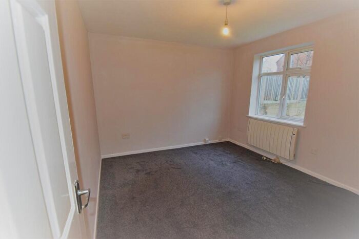 1 Bedroom Flat To Rent In - Ness Road, Shoeburyness Essex, SS3