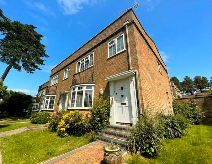 3 Bedroom End Of Terrace House For Sale In Kensington Drive, Bournemouth, BH2
