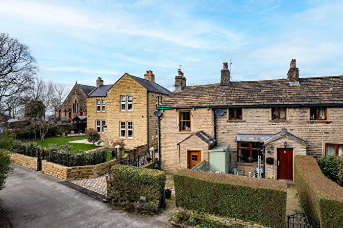 2 Bedroom Cottage For Sale In Hurstwood Village, Worsthorne, Burnley, BB10